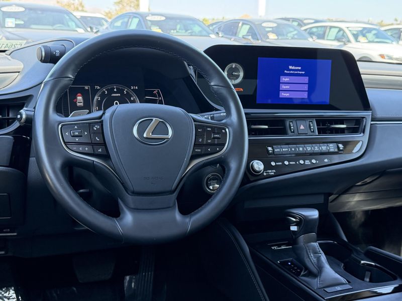 Used 2025 Lexus ES 350Image 29