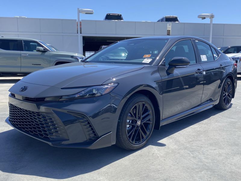 2025 Toyota Camry SEImage 6