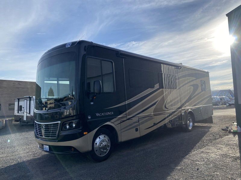 Used 2016 HOLIDAY RAMBLER VACATIONER 34ST MOTOR HOME Image 6