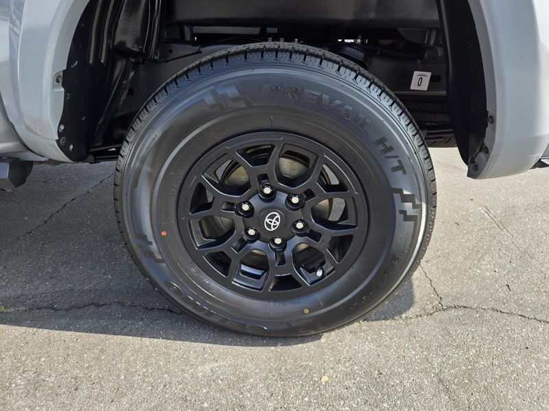 Used 2020 Toyota Tacoma SR5 Double Cab 5' Bed V6 AT (Natl)