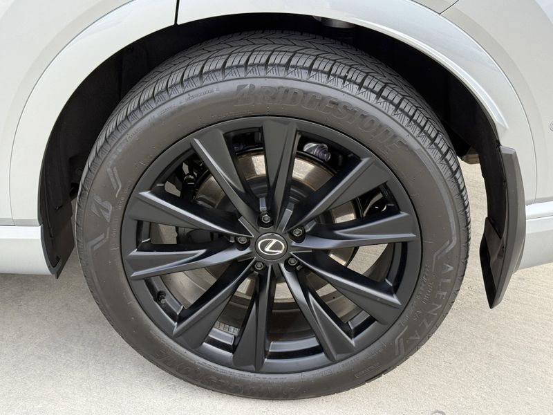 2023 Lexus RX 500h F SPORT PerformanceImage 16