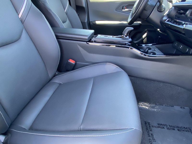 2024 Toyota Prius Image 12