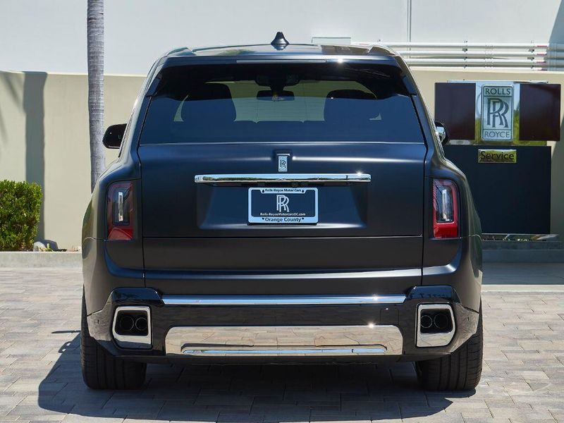 New 2027 Rolls-Royce Cullinan Image 11