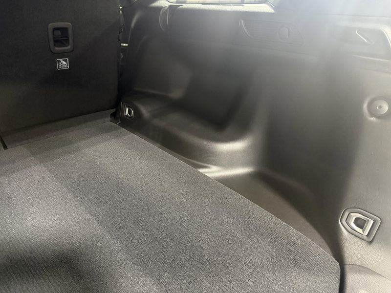 New 2025 Jeep Grand Cherokee Limited 4x4Image 9