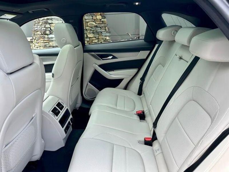 2025 Jaguar F-PACE R-Dynamic S