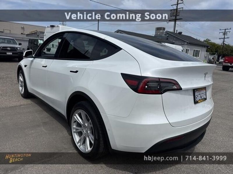 2022 Tesla Model Y Long RangeImage 7