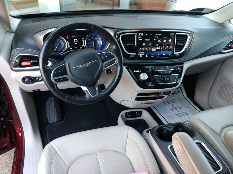 2021 Chrysler Pacifica Touring LImage 13