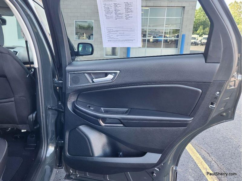 Used 2024 Ford Edge SE