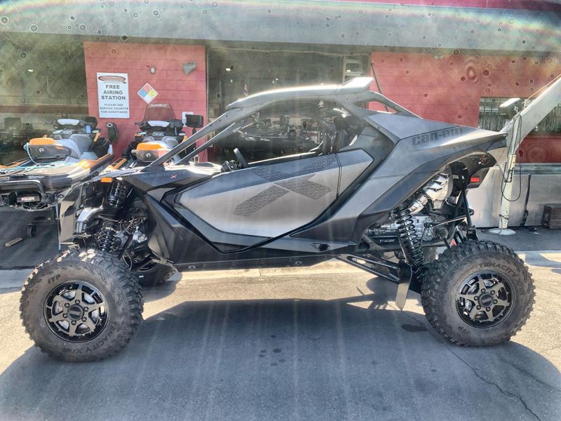 New 2025 Can-Am MAVERICK R X 999T DCT Image 5