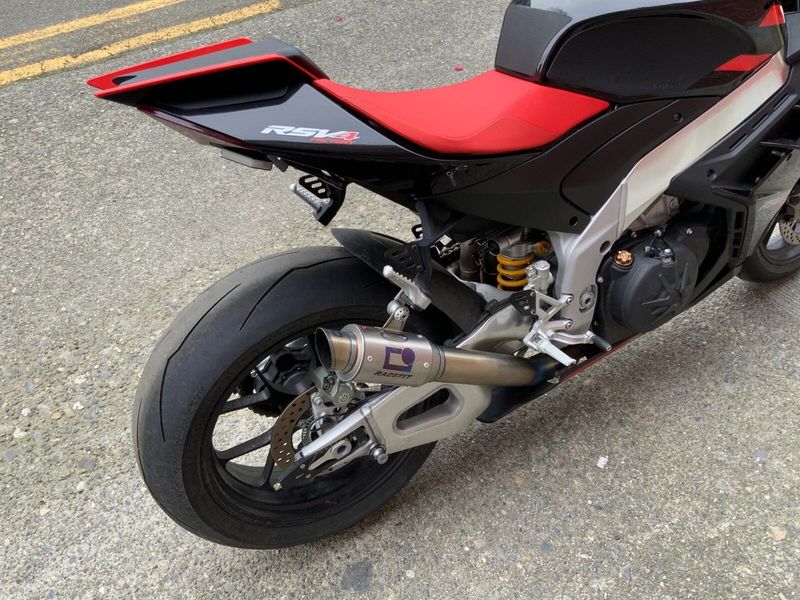 Used 2022 Aprilia RSV FACTORY 