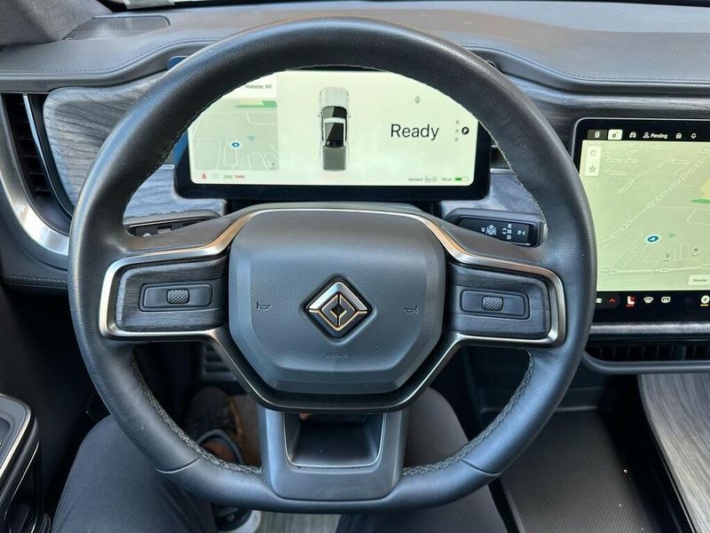 2022 Rivian R1T Adventure photo 7