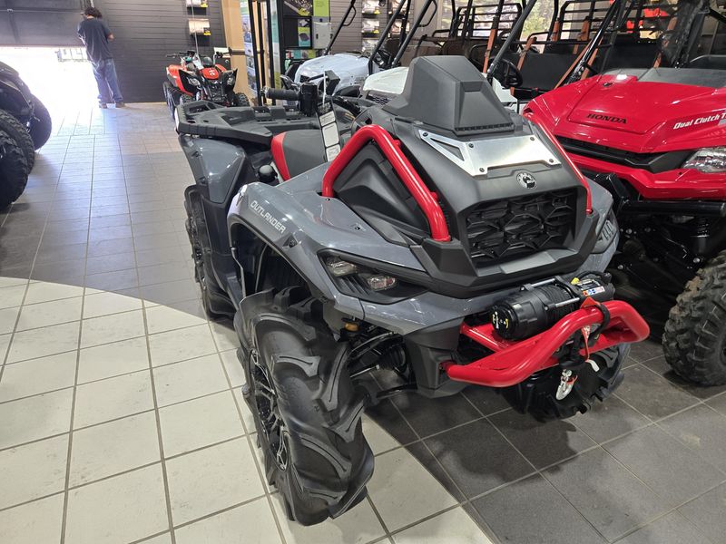 2025 Can-Am OUTLANDER XMR 850 GRANITE GREY AND LEGION RED Image 3