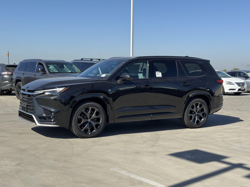 New 2026 Lexus TX 500h F SPORT Performance PremiumImage 5