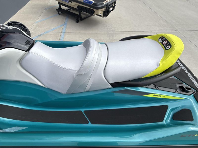 2025 Sea-Doo GTI SE 170 (SOUND SYSTEM) Image 10