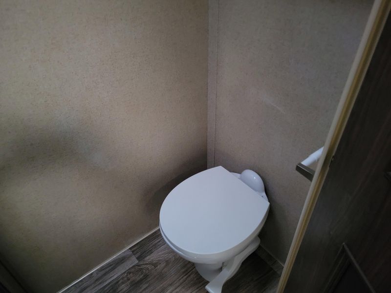 Used 2020 NORTHWOOD MFG ARCTIC FOX 29-5T Image 25