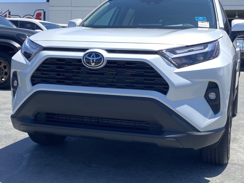 New 2025 Toyota RAV4 Hybrid XLE PremiumImage 7