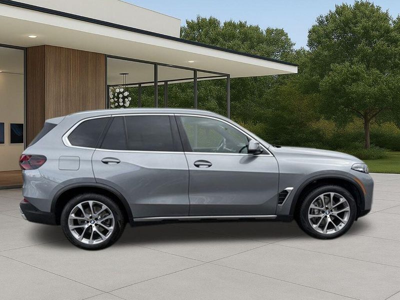 Used 2024 BMW X5 xDrive40iImage 7
