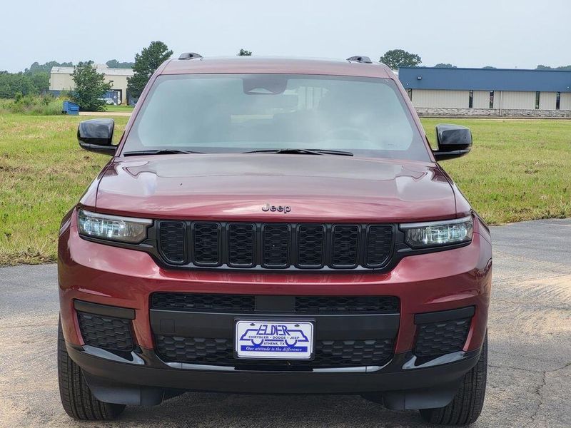 2025 Jeep Grand Cherokee L Altitude XImage 2