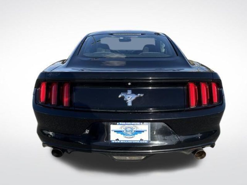 2016 Ford Mustang V6 photo 4