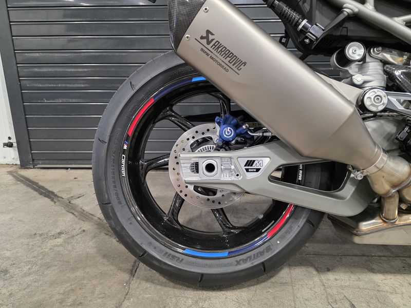 2025 BMW M 1000 R