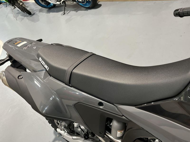 2025 Suzuki DR-Z4S Image 11