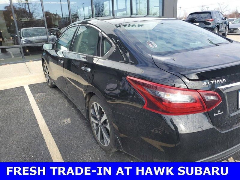 2018 Nissan Altima 2.5 SR photo 4