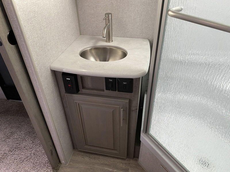 New 2025 ARCTIC FOX 32A Image 20