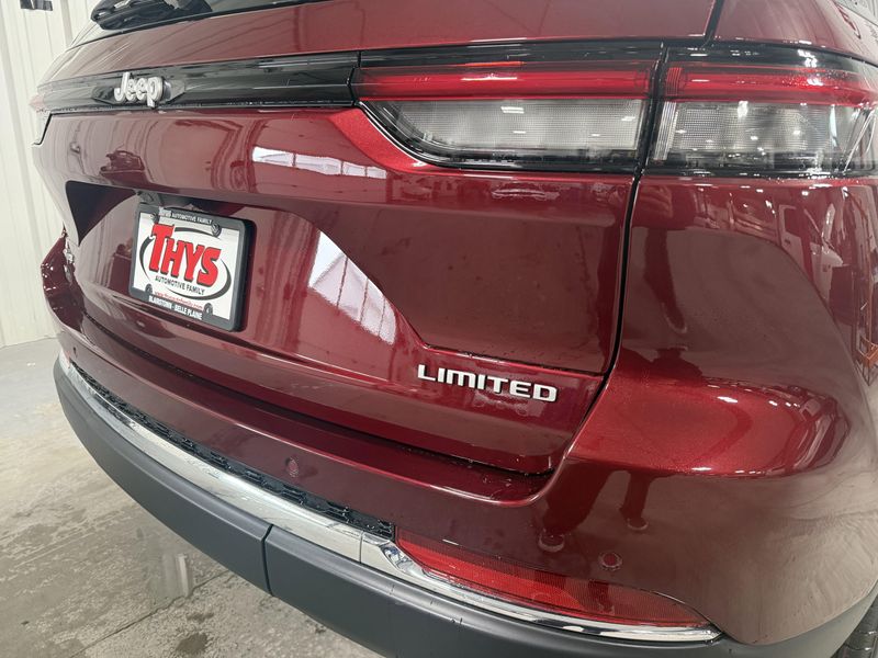 New 2025 Jeep Grand Cherokee Limited 4x4Image 6