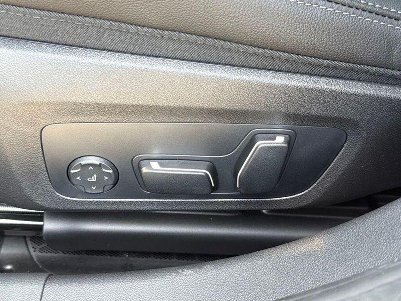 New 2026 BMW 3 Series 330iImage 18