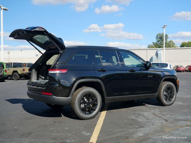 New 2025 Jeep Grand Cherokee Altitude X 4x4