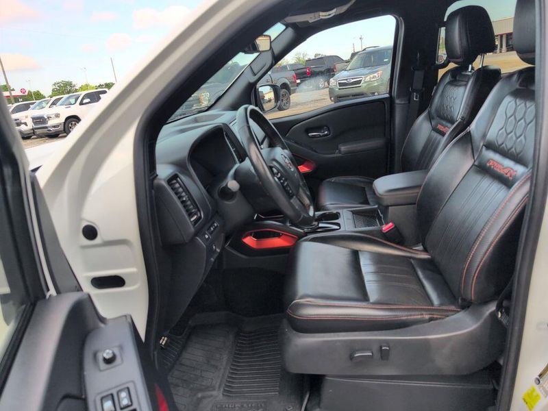 2023 Nissan Frontier PRO-4XImage 12