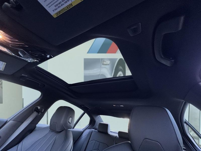 2025 BMW i5 xDrive40Image 21
