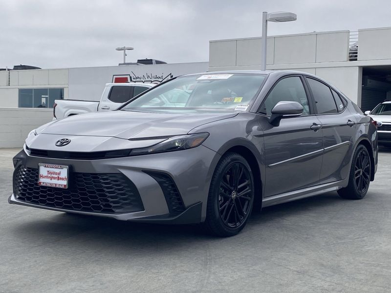 Used 2025 Toyota Camry SEImage 6