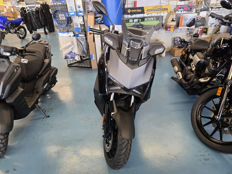 2025 Yamaha XMAX MIDNIGHT BLACK Image 8
