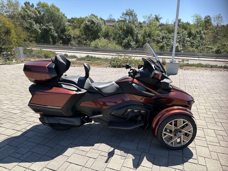 New 2026 Can-Am SPYDER RT SEA-TO-SKY (SE6) Image 10