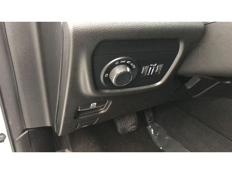 Used 2023 Jeep Grand Cherokee AltitudeImage 8