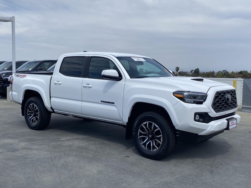 2023 Toyota Tacoma TRD SportImage 2