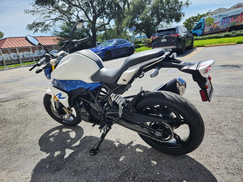 2021 BMW G 310 R  in a POLAR WHITE exterior color. BMW Motorcycles of Miami 786-845-0052 motorcyclesofmiami.com 