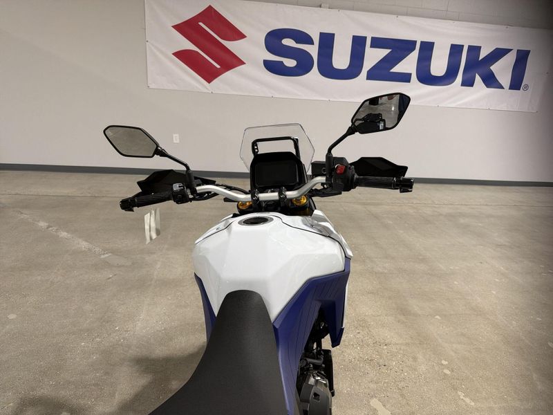New 2026 Suzuki V STROM 800DE Image 25