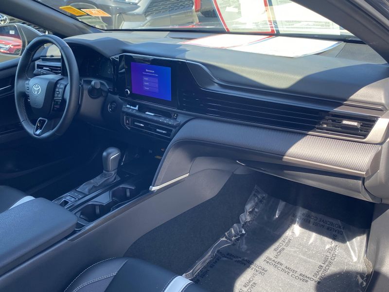 Used 2025 Toyota Camry SEImage 9