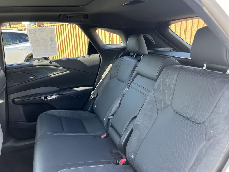 2025 Lexus RX 450h+ LuxuryImage 19