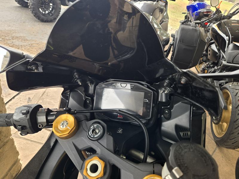 USED 2023 SUZUKI GSXR1000R CA Image 12