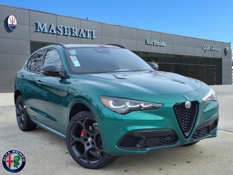 2025 Alfa Romeo Stelvio Image 1