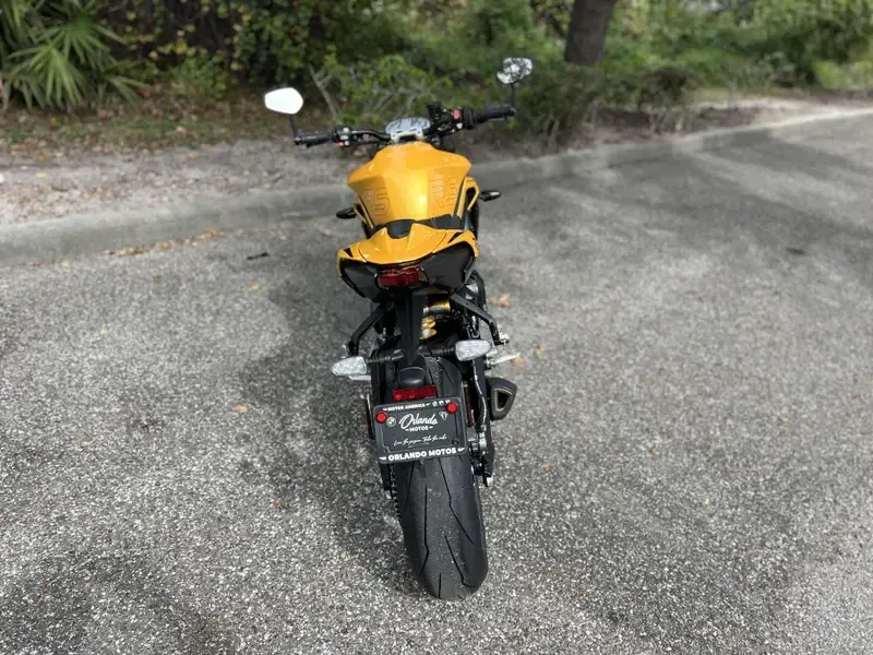 2025 Triumph Street Triple 765 RS