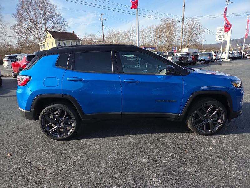 2026 Jeep Compass Limited Altitude photo 2