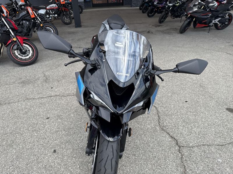 Used 2025 Kawasaki NINJA ZX-6R Image 12