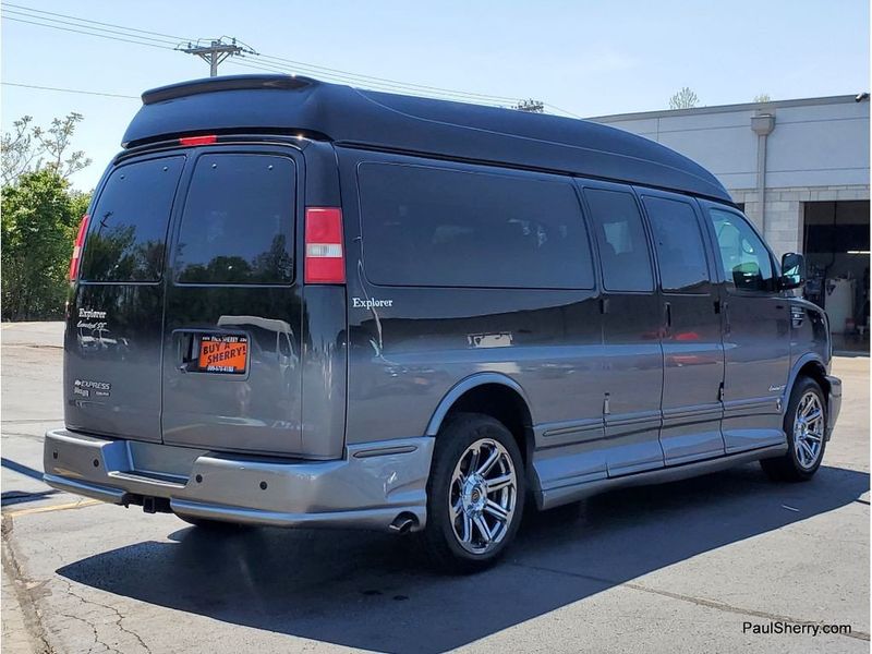 2015 Chevrolet Express 2500 Image 6