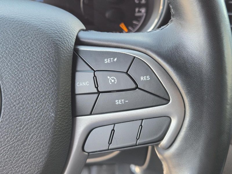 Used 2021 Jeep Grand Cherokee Laredo X 4x4