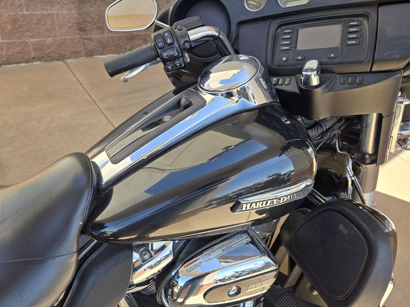 USED 2018 HARLEY ELECTRA GLIDE ULTRA CLASSIC Image 8