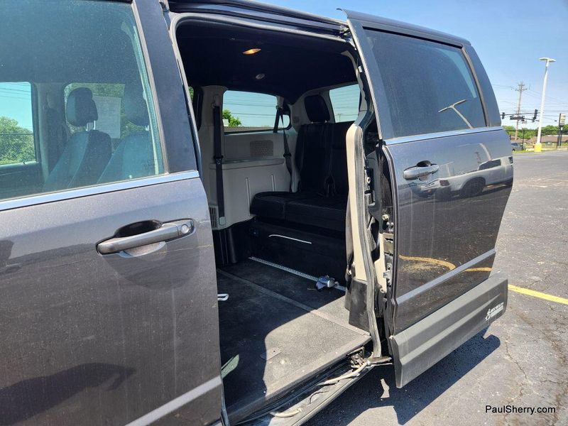 2019 Dodge Grand Caravan SXTImage 48